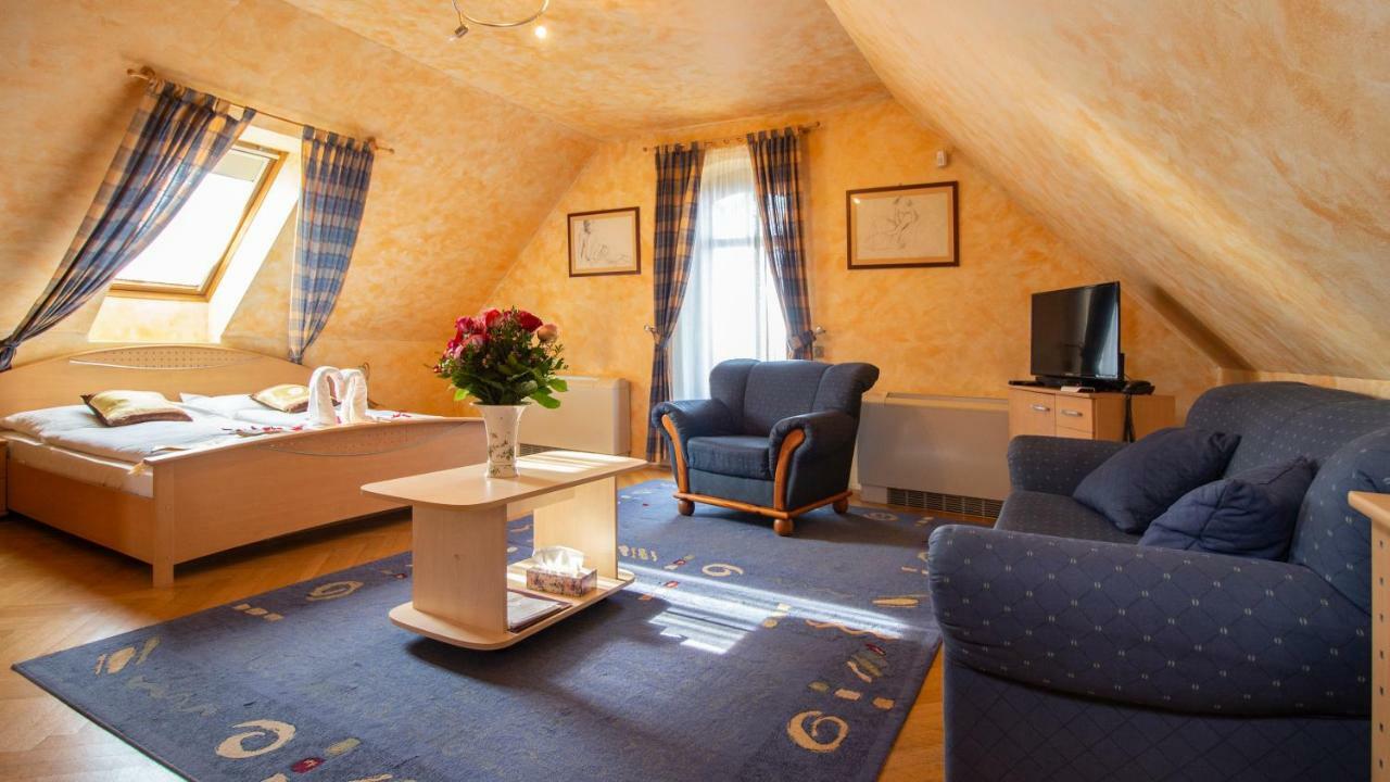 Palazzo Wellness Villa Eger Eksteriør billede